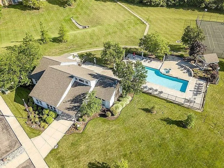 Clubhouse & Pool