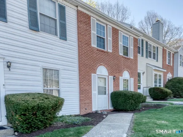 79 Rockledge Loop #79, Torrington, CT 06790