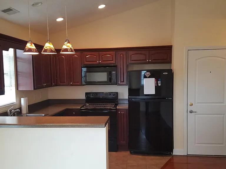 1173 E Broadway #2 — Photo 2