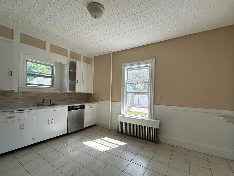 54 Lawnwood Ave #1 — Photo 4