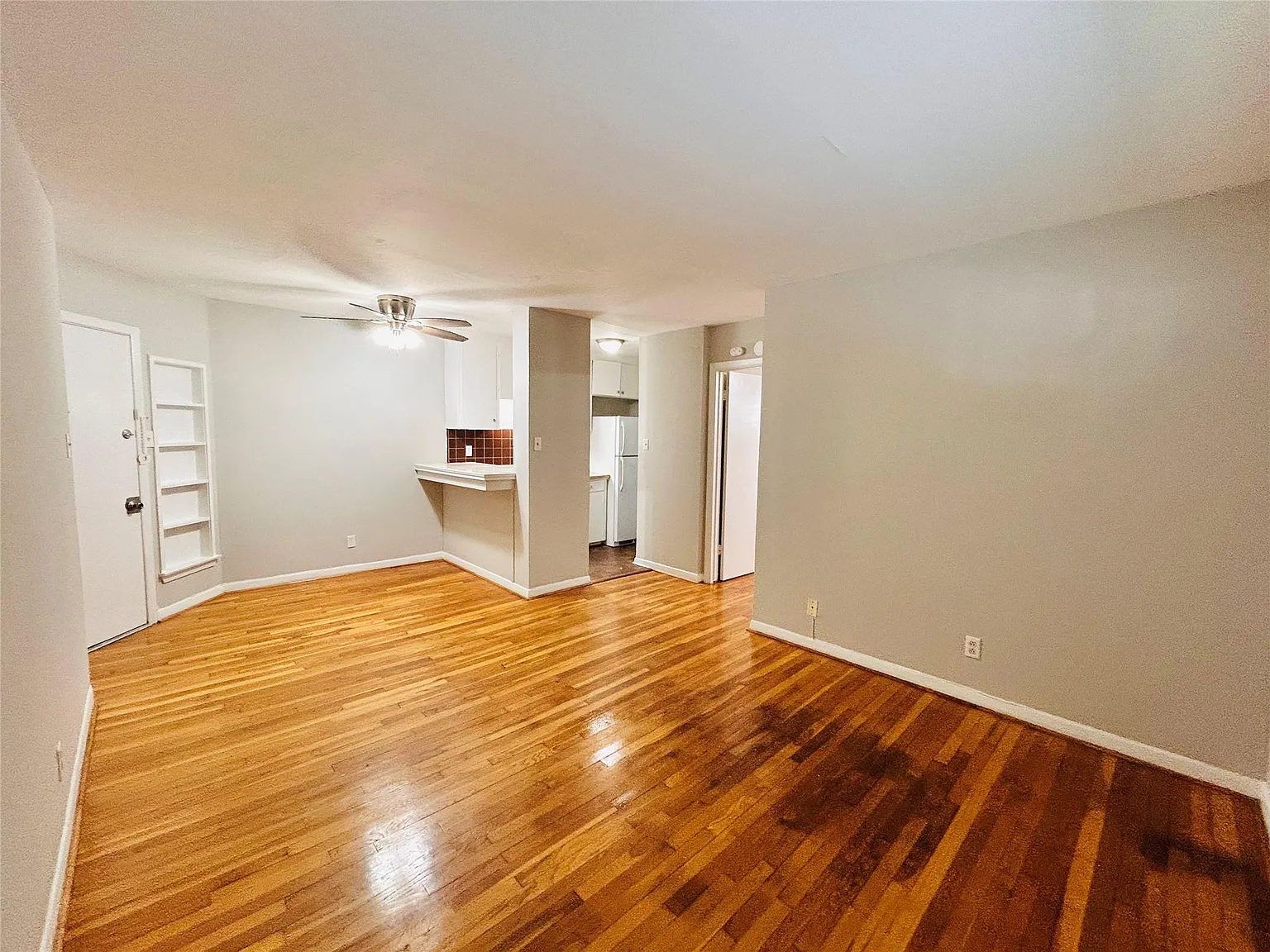 1 bed, 1.0 bath, 650 sqft, $750 — Photo 2