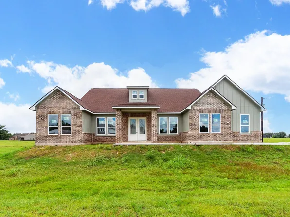 201 Shetland Ct, Angleton, TX 77515