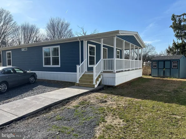 12 Lakeview Dr, Quakertown, PA 18951