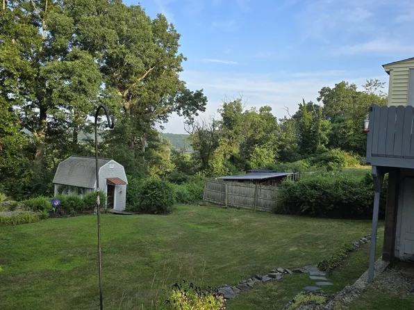 68 Oronoque Trail, Shelton, CT 06484