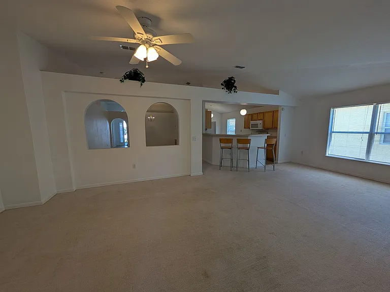 1049 Macon Dr — Photo 3