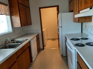 660 NE 4th St #1, Hermiston, OR 97838