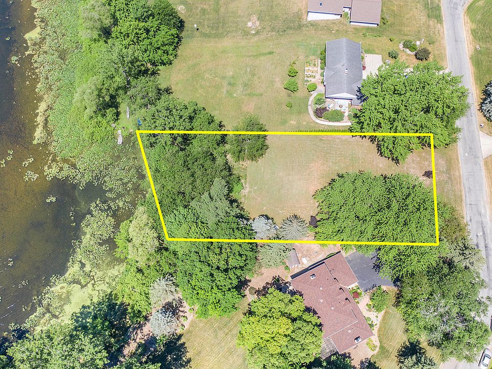 1st image of 2864 Lakeland Dr