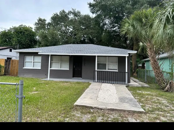 8305 N Hillsborough Ln, Tampa, FL 33604