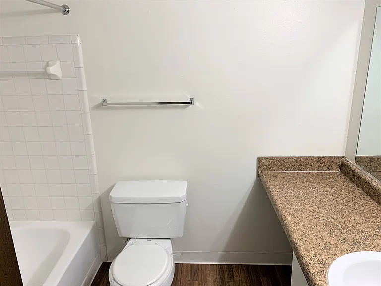 Windsor Place Apartments — Photo 50