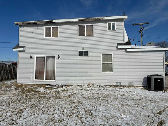 4th image of 1110 E Lingle St