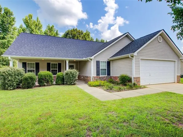 221 Glenview Trl, Griffin, GA 30224