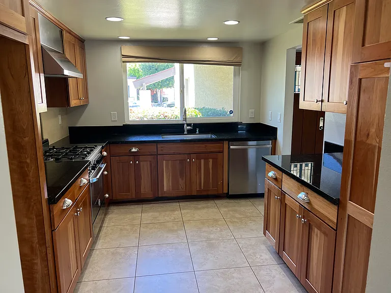 176 Shamrock Ct — Photo 6