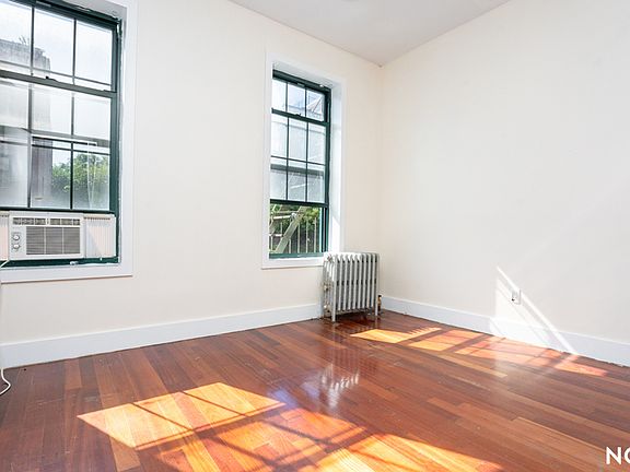 5th image of 194 Humboldt St APT 2R