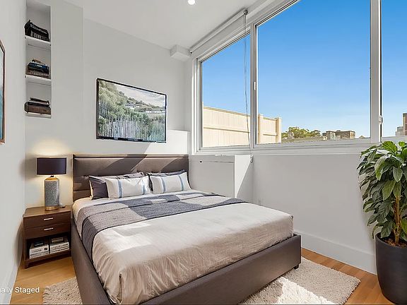 3rd image of 19 Saint Marks Pl APT 4D