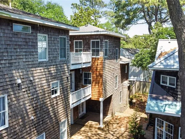215 83rd St #B, Virginia Beach, VA 23451