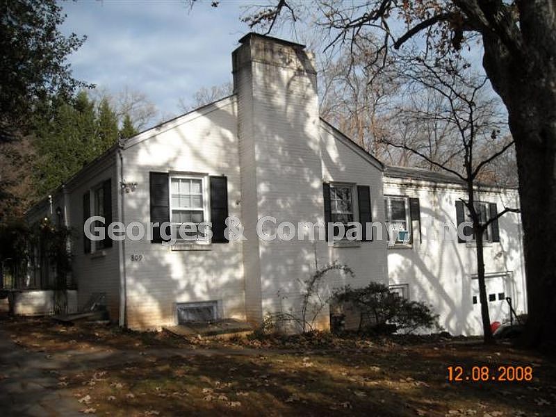 2nd image of 809 Cabell Ave