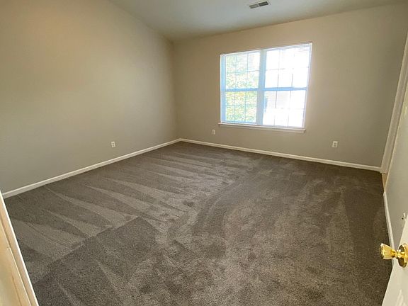 3rd image of 942 Creekwood Ln #886