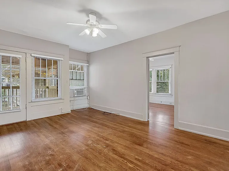 Highland Court II Apartments — Photo 22