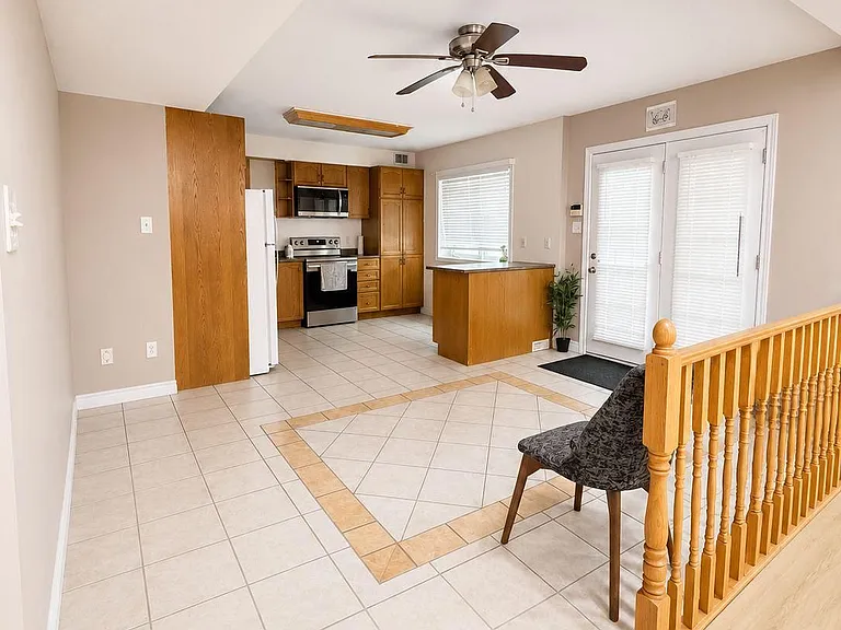 17 Jean Anderson Cres #LOWER — Photo 12