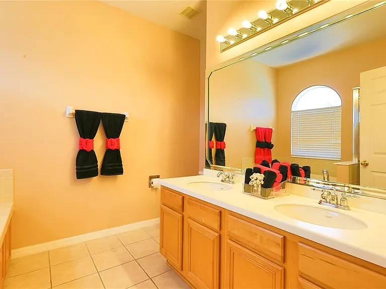 331 Henley Cir — Photo 19