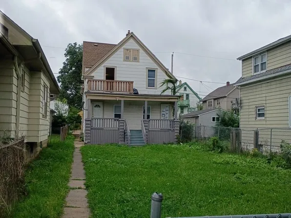 3835 N 11th St, Milwaukee, WI 53206