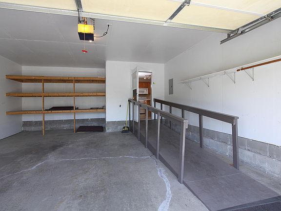 Rare build w/wheelchair ramp