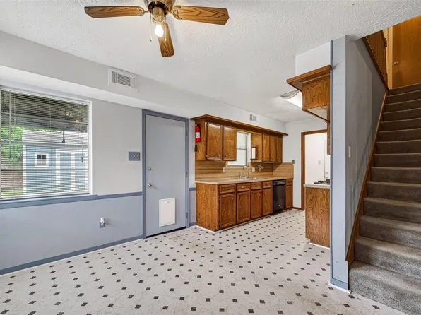 4214 Parkland St, Pasadena, TX 77504