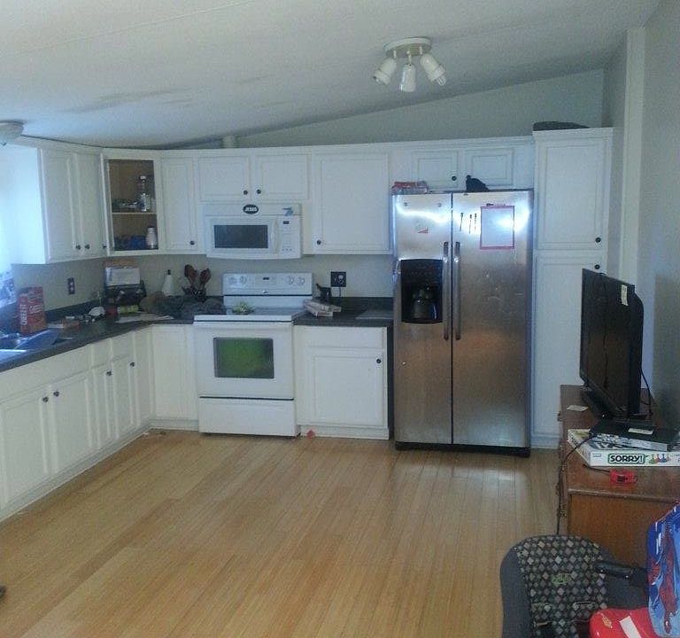 2nd image of 208 Shade Tree Cir