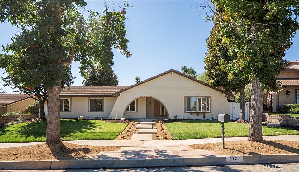 1st image of 2147 N San Antonio Ave