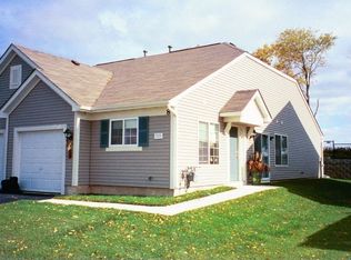 8 Ronan Ct, Lake In The Hills, IL 60156