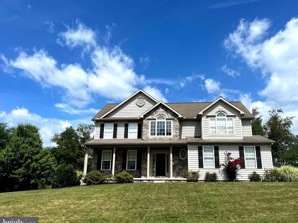 196 Lucas Dr, Littlestown, PA 17340