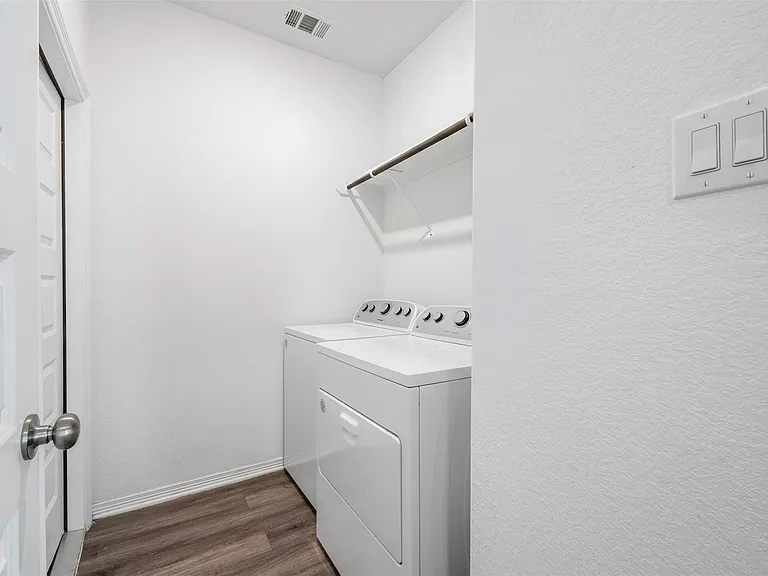 21214 George Vancouver Ct — Photo 16