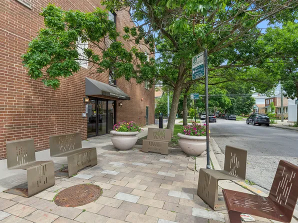 6400 N Sacramento Ave APT 208, Chicago, IL 60645
