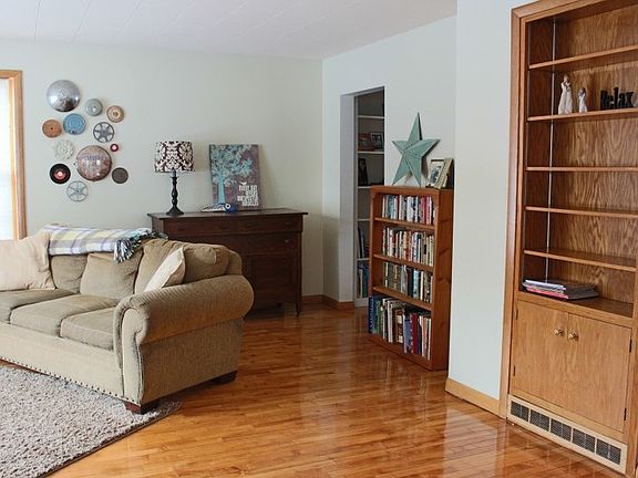 5th image of 419 Campus St