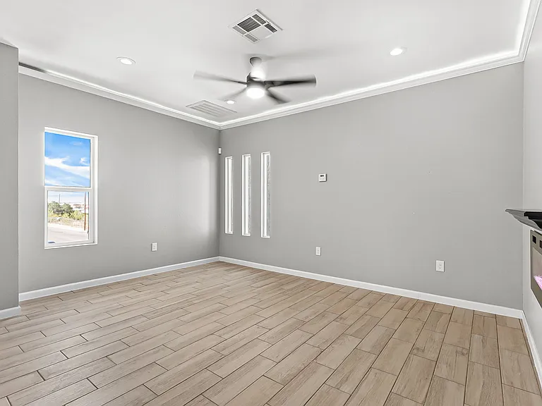 3334 Lincoln Ave — Photo 9