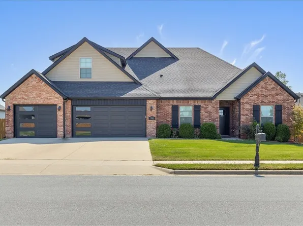701 Joshua Pass, Centerton, AR 72719