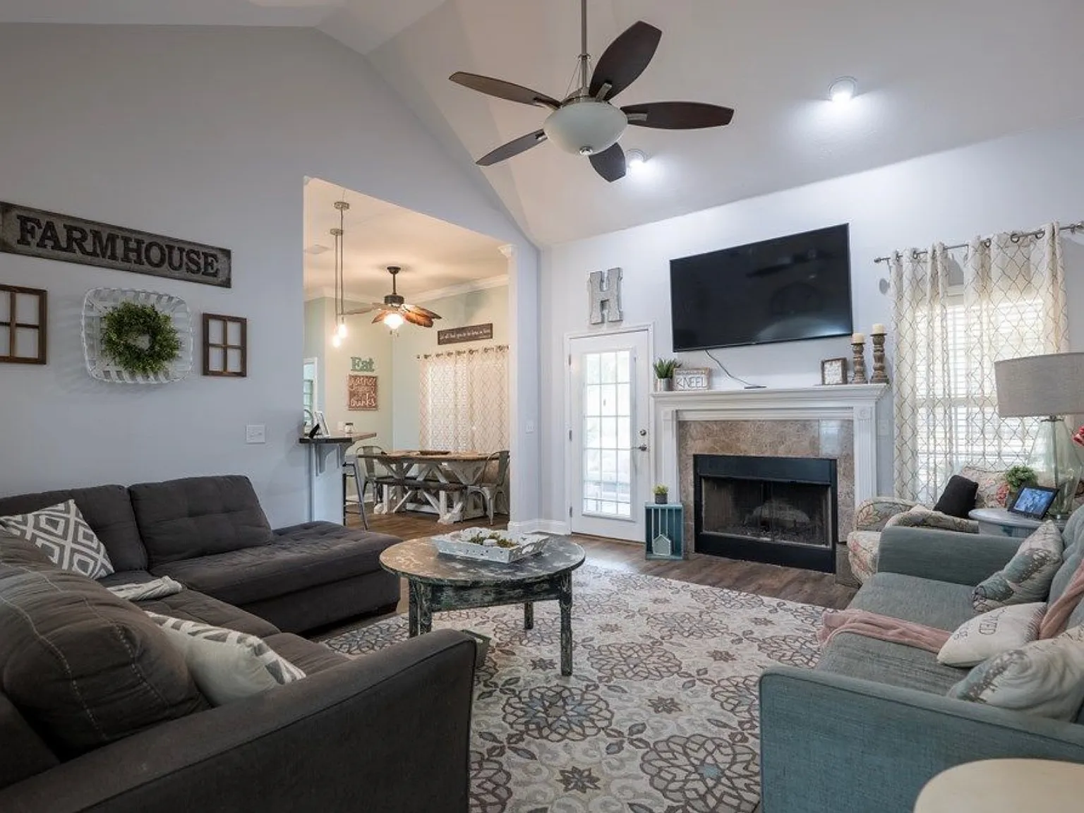 4 bed, 1930 sqft, $2,250 — Photo 2