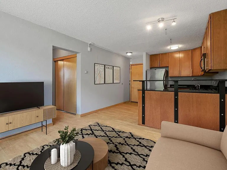 2530 1st Ave S #101 — Photo 3