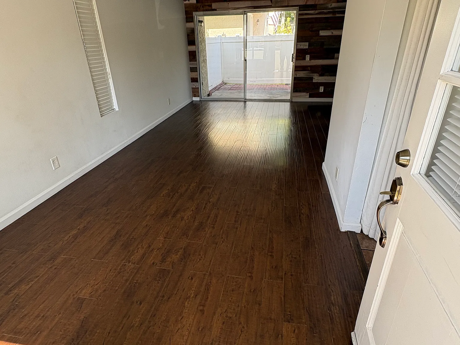 3 bed, 1.5 bath, 1174 sqft, $3,500 — Photo 4