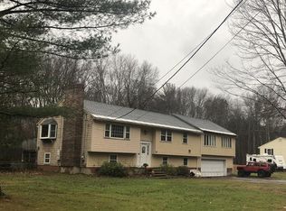 10 Buttonwood Rd, Amesbury, MA 01913