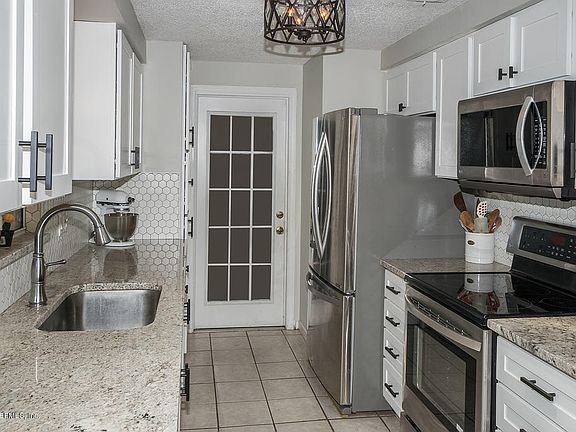 5th image of 1505 Lavilla Dr N