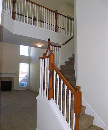 3rd image of 2837 Maple Creek Dr