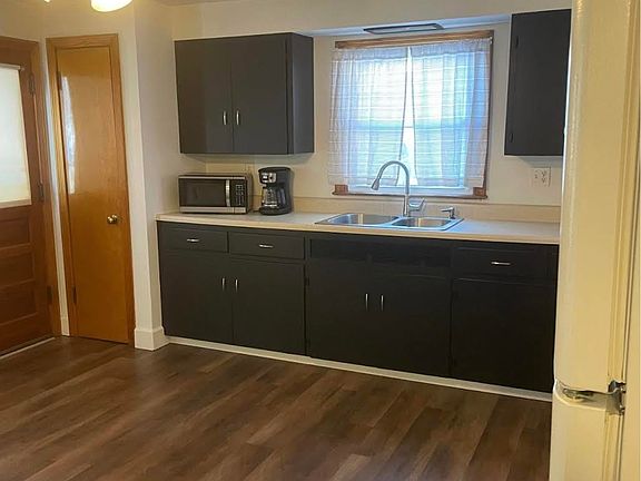 5th image of 602 Broadway Blvd