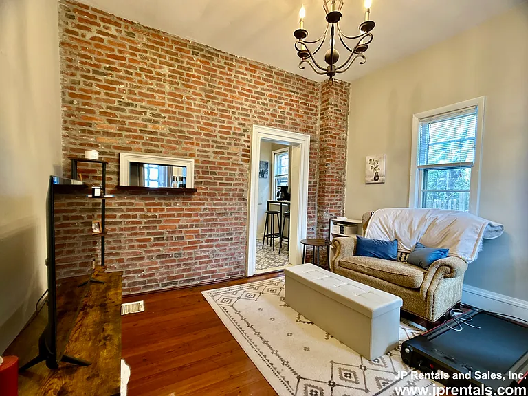 271 Chestnut Ave #R — Photo 1