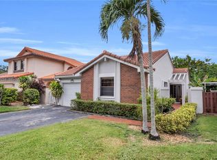 The Moors Cluster Homes, Hialeah, FL 33015