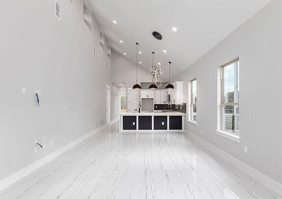 5th image of 1382 Green Meadow Ln