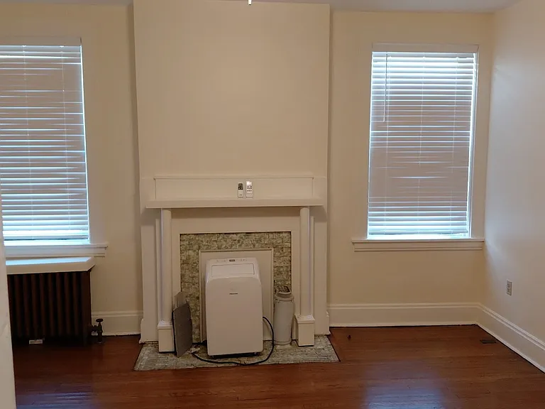 2519 Webster Ave #1 — Photo 11