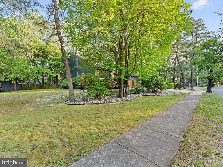 1 Bronwood Dr — Photo 38
