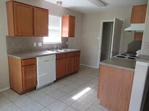 5th image of 1610 Windy Oaks Dr