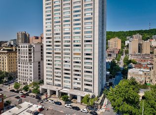 1455 Rue Sherbrooke #O-2401, Montreal, QC H3G1L2